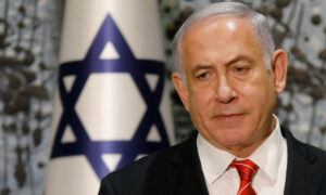 Primeiro-ministro Netanyahu faz acordo com oposição e forma governo de emergência em Israel
