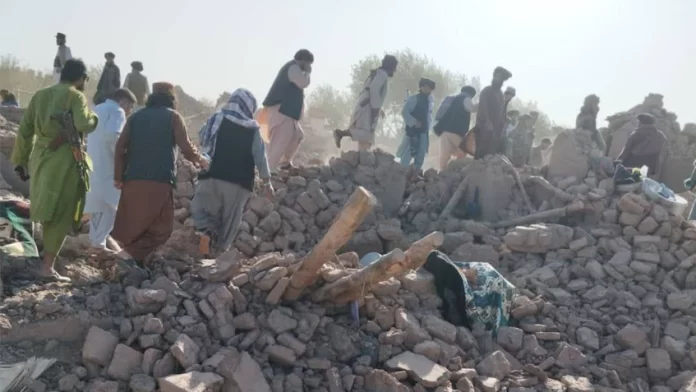 Chega a 2.500 o número de mortos após terremoto no Afeganistão