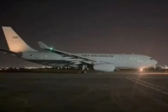 KC-390, KC-30 e VC-2: conheça os aviões da FAB que vão repatriar  brasileiros em Israel