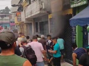 VÍDEO: Incêndio atinge loja de eletrônicos no Centro de Manaus