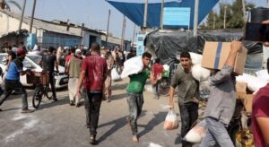 VÍDEO: População em Gaza saqueia armazém da ONU em busca de comida