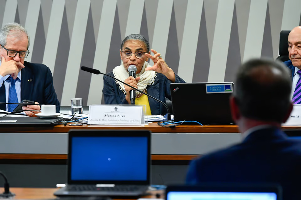 Imagem colorida mostra Marina Silva no Senado em setembro deste ano