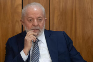 Lula veta na íntegra PL da desoneração da folha de pagamento