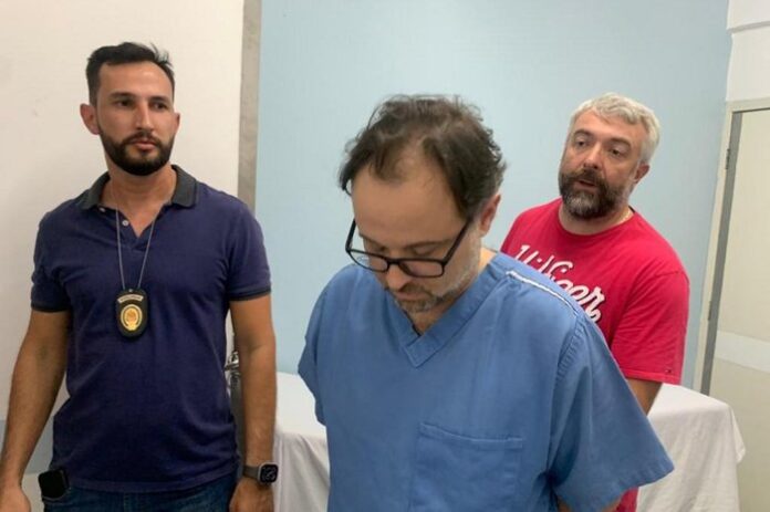 Médico é preso em SP, suspeito de ter causado a morte de 42 pacientes