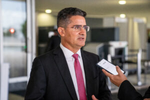 David Almeida vai à Brasília em busca de novos investimentos para Manaus