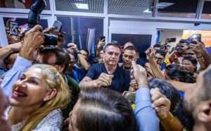 VÍDEOS: Bolsonaro chega a Alagoas para passar festas de fim de ano