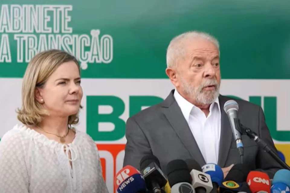 A presidente do PT, deputada Gleisi Hoffmann e o presidente da República, Luiz Inácio Lula da Silva.