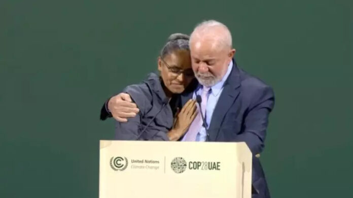 VÍDEO: Lula chora ao ceder a palavra a Marina Silva na COP28