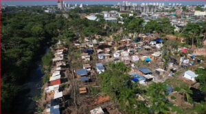 Seis municípios do AM tiveram maior aumento de favelas nos últimos 38 anos