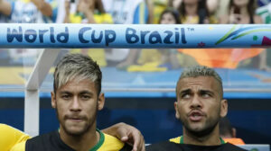 Família de Neymar cedeu advogado e pagou R$ 800 mil para reduzir pena de Daniel Alves