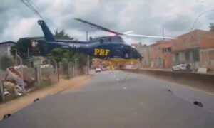 VÍDEO: Novas imagens mostram momento da queda de helicóptero em avenida de BH
