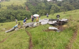 Avião que caiu em MG não tinha permissão para táxi aéreo: 7 pessoas morreram