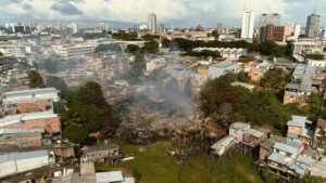 270 ficaram desabrigados por incêndio na Aparecida: Saiba como ajudar