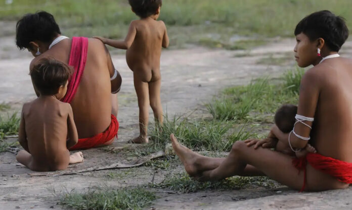 Forças Armadas vão levar 15 mil cestas de alimentos ao povo Yanomami