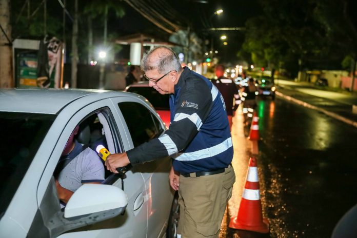 Detran-AM autua 542 pessoas na Operação Lei Seca no carnaval