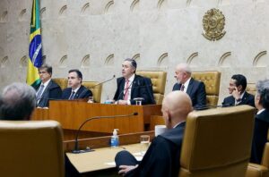 VÍDEO: Barroso abre o ano no STF e retira, junto com Lula, grades em volta do tribunal