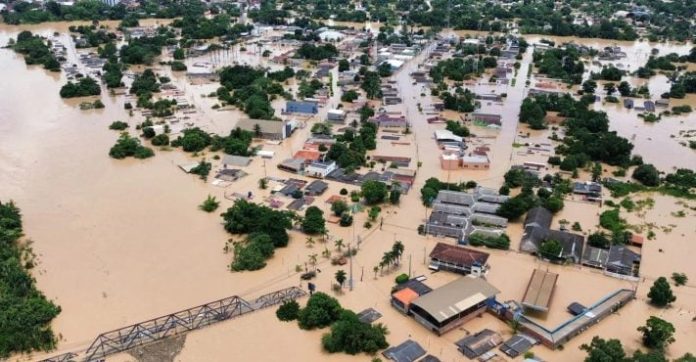 VÍDEOS: Enchente no Acre bate recorde e 17 municípios declaram emergência