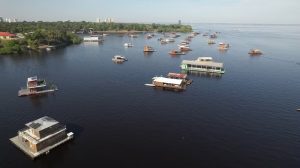 Prefeitura de Manaus pede ajuda do Governo do AM para retirar flutuantes do Tarumã