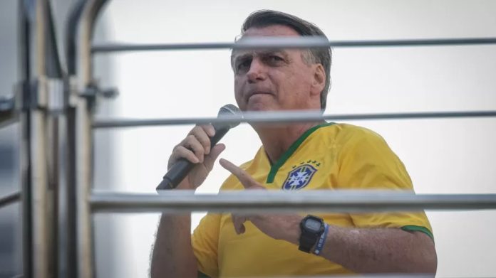 Bolsonaro chama lula de ladrão