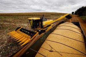 PIB do Brasil cresce 2,9% em 2023, impulsionado por supersafra de grãos