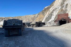 Mina de ouro Pioneer, na região de Amur, na Rússia, onde mineiros ficaram presos após a queda de uma rocha - Ministério de Emergências da Rússia