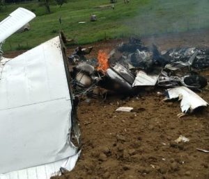 Avião de pequeno porte cai no interior da Bahia; piloto morre