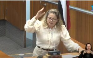 VÍDEO: Deputada na Maranhão diz em plenário que "mulher deve ser submissa ao marido"