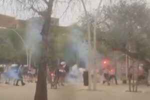 VÍDEO: Torcidas organizadas brigam antes da final da Copa do Rei na Espanha