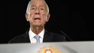 Portugal tem que pagar custos de escravidão e crimes coloniais, diz presidente português