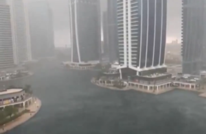 Estragos em Dubai: Chuva em um dia foi o equivalente a um ano
