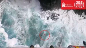 Vídeo: turista morre após cair no mar enquanto tirava fotos nas Ilhas Canárias