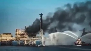 Trabalhador morre e 13 ficam feridos em incêndio em plataforma de petróleo no México