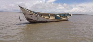 Mortos encontrados no barco à deriva no Pará são africanos, diz a PF