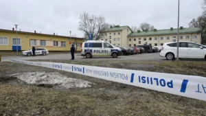 Tiroteio na Finlândia: criança de 12 anos fere três em escola de Vantaa