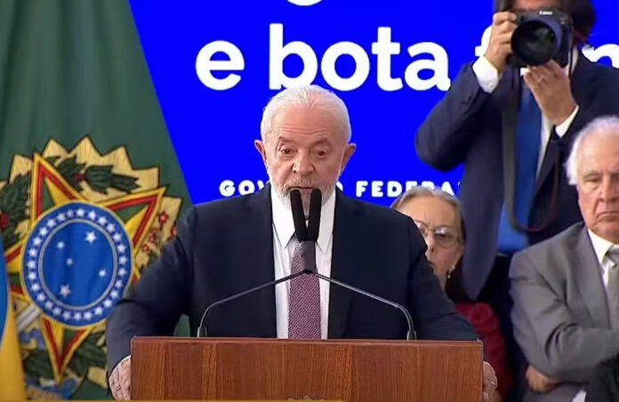 Em evento, Lula cobra ministros e diz que Haddad devia passar mais tempo no Congresso 