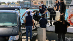 Três crianças refugiadas são encontradas mortas após naufrágio na Grécia