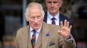 Rei Charles tem piora e funeral já começa a ser planejado em Londres