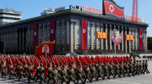 Kim Jong Un supervisiona testes de armamentos, diz mídia estatal