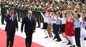 Putin visita a China enquanto tropas russas avançam na Ucrânia