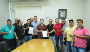 Prefeito envia à CMM proposta que regulamenta 40 mil taxistas e mototaxistas em Manaus