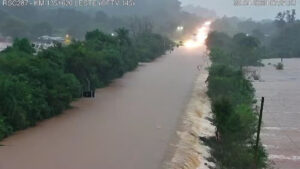 VÍDEOS: Chuvas no RS deixam 8 mortos, desaparecidos e vários municípios debaixo d'água