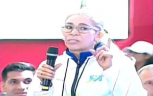 VÍDEO: Dentadura de mulher de Maduro escapa durante discurso na Venezuela e internet não perdoa