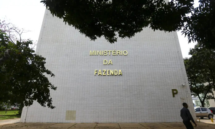 Fazenda informa que prazo de adesão ao Desenrola Brasil não foi prorrogado