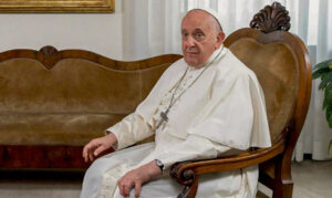 Papa Francisco diz que há "bichice" demais nos seminários, e fala causa polêmica
