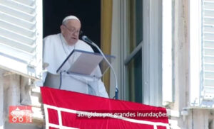 VÍDEO: Papa Francisco ora por vítimas das chuvas no Rio Grande do Sul