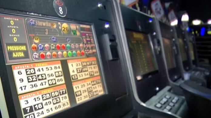 CCJ do Senado aprova liberação de cassinos, bingo e jogo do bicho, em votação apertada