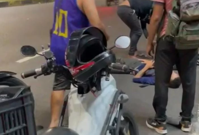 Motociclista e uma pedestre ficaram feridos durante um grave acidente na Avenida Djalma Batista, em Manaus.