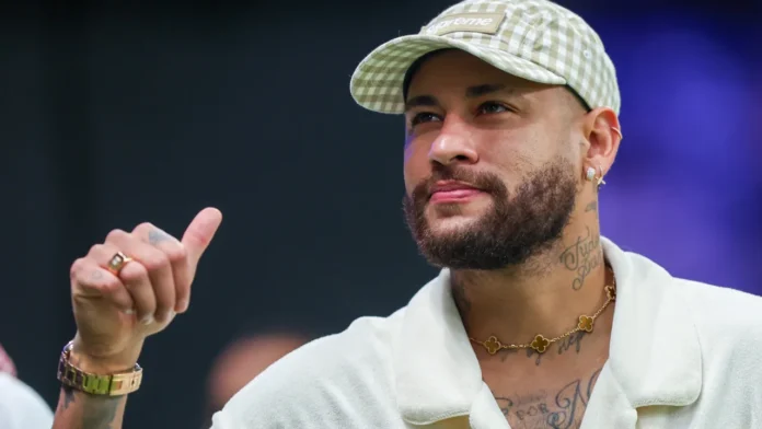 Neymar registra terceira herdeira após relação extraconjugal com modelo, diz site