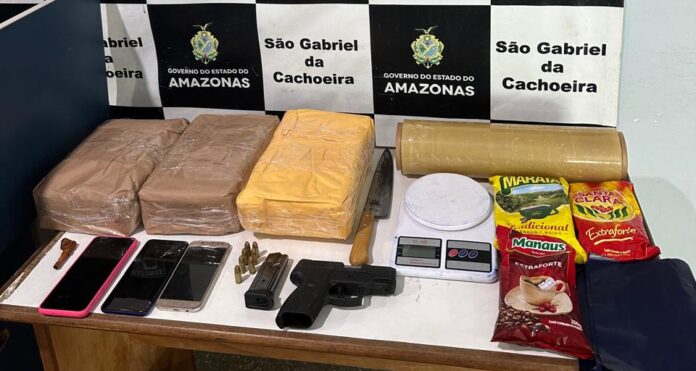 Grupo criminoso é preso com drogas e armas, em São Gabriel da Cachoeira