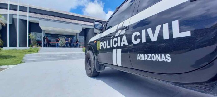 Homem é preso por matar indivíduo a facadas em Manaus.